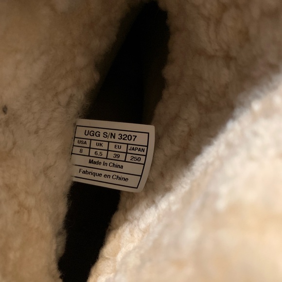 Ugg Lynnea Leather Shearling Boot, size 8 - Picture 11 of 11